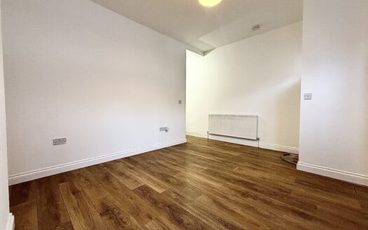 2 Bedroom House in Bath Road, E7
