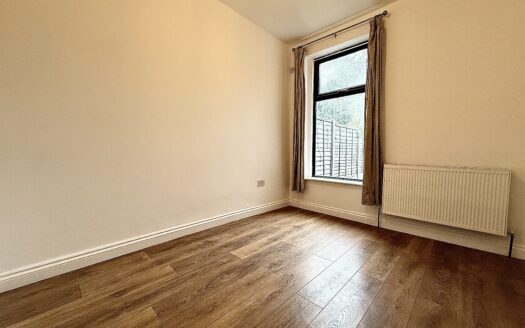 2 Bedroom House in Bath Road, E7